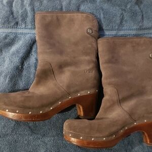 Ugg Sheepskin Womens Gray Boot Size 8